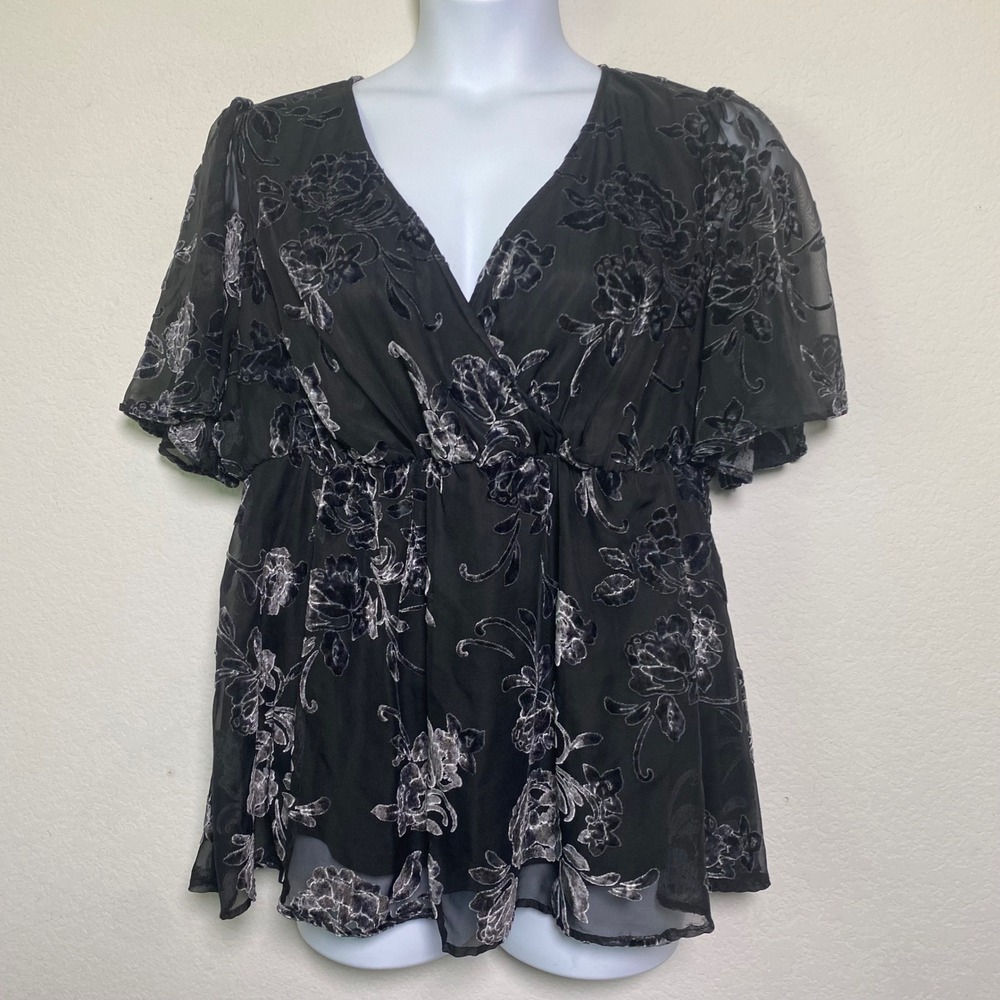 torrid Black Floral Silver-Print Wrap Blouse